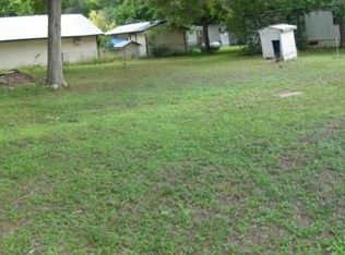 1013 Elm Grove Rd, Seguin, TX 78155