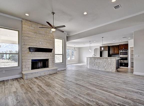 2nd image of 212 Dawn Dr