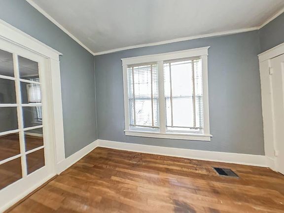 5th image of 1882 Lyndale Ave