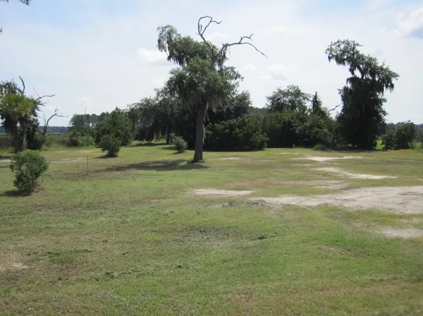 10 Caretakers Ln, Savannah, GA 31404