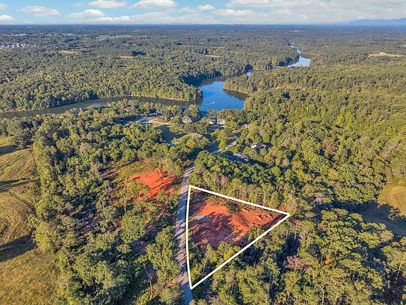 3rd image of 120 Lakeshore Dr