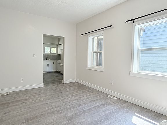 4th image of 476 Aylmer Ave