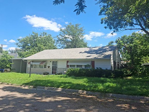 2nd image of 827 Cleary Ave