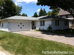 120 E 3rd St, Momence, IL 60954