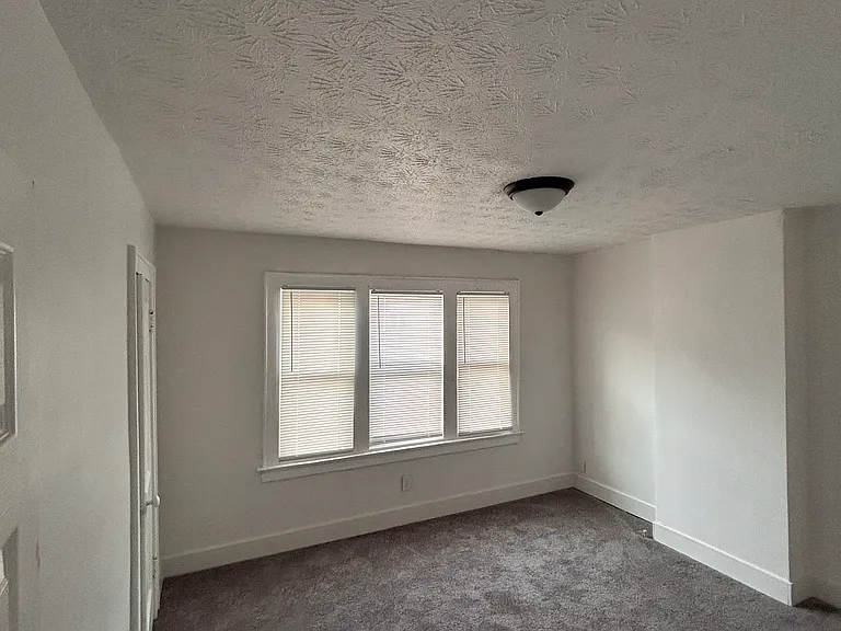 1045-1051 E 20th Ave — Photo 4