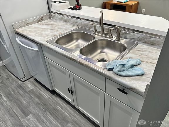 5th image of 1065 Bay Harbour Cir