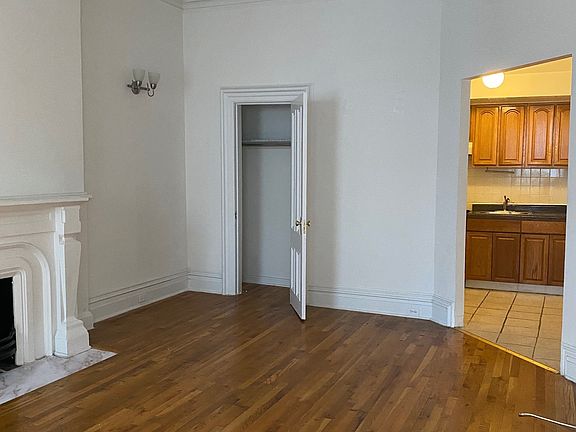 4th image of 42 W 56th St APT 4A