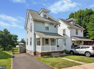 18 Cherry St, Willow Grove, PA 19090