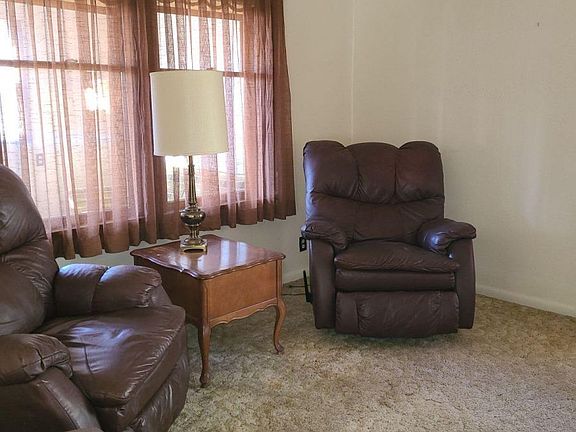 5th image of 1006 Knight St