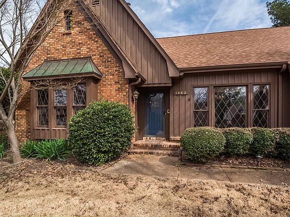 3rd image of 1862 Elmhurst Dr