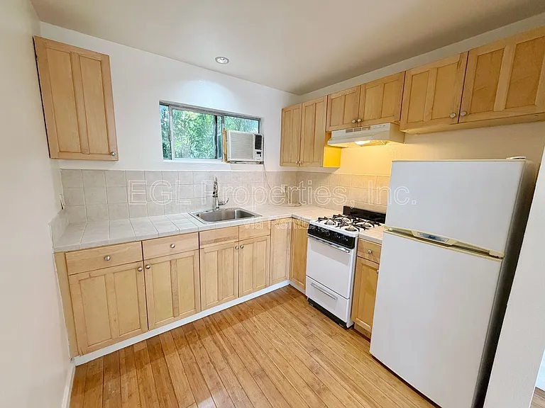 362 N San Vicente Blvd #D — Photo 6