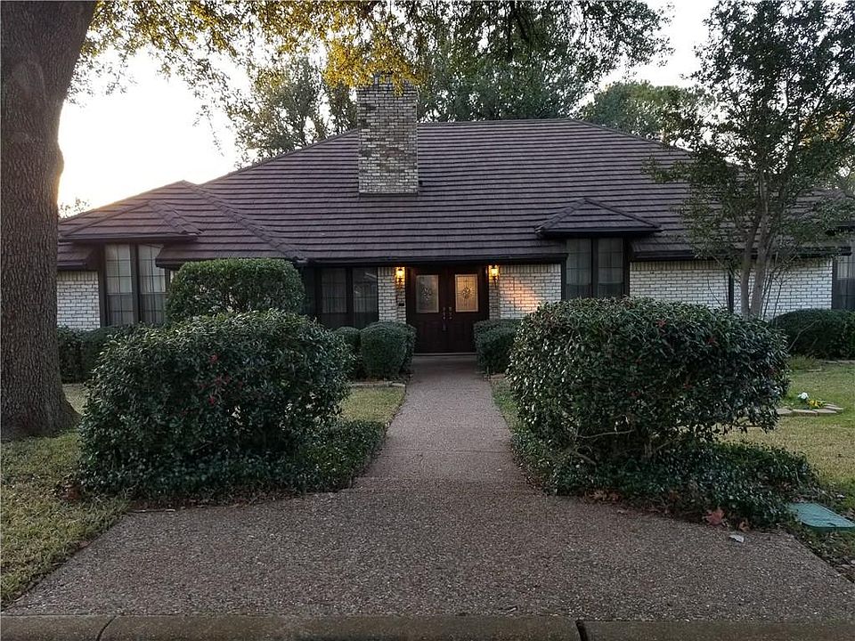 1st image of 2710 Marquis Cir E