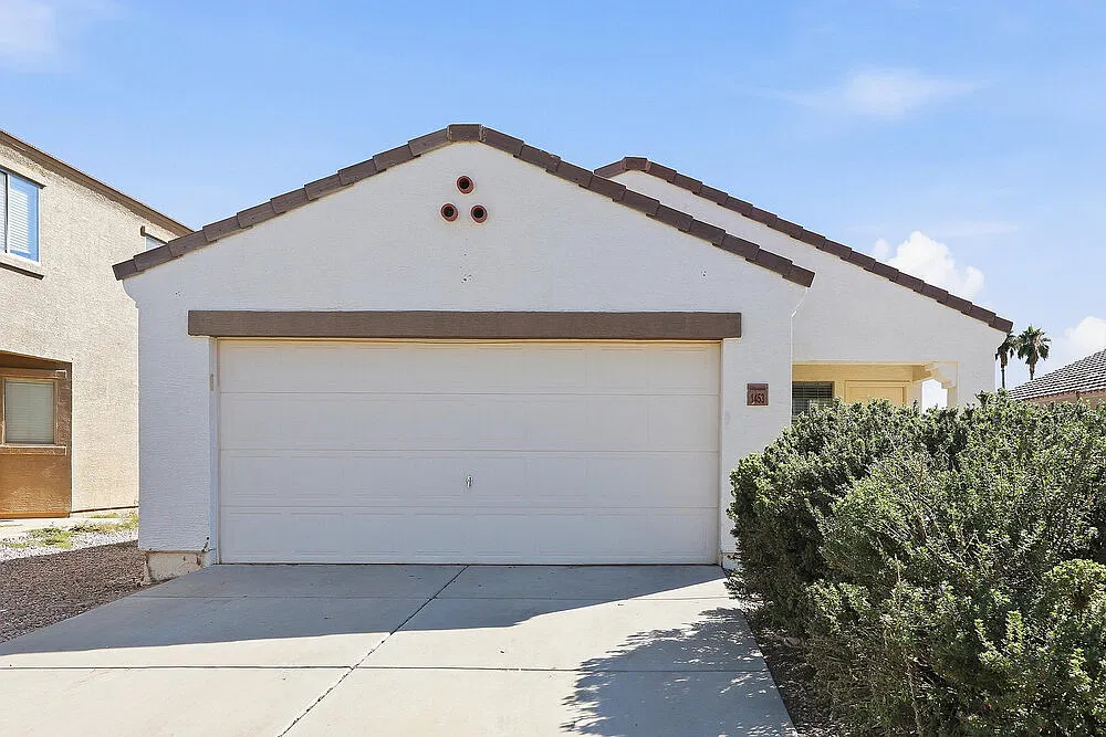 3 bed, 2.0 bath, 1370 sqft, $1,695 — Photo 1