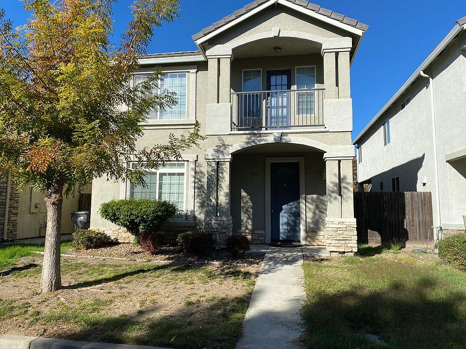 1st image of 743 Queensland Cir