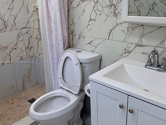 4th image of 1125 SE 9th Ave APT 2