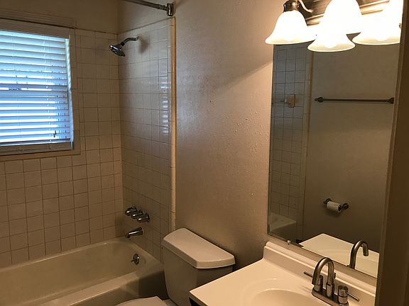 3rd image of 7306 Edenroc Ln
