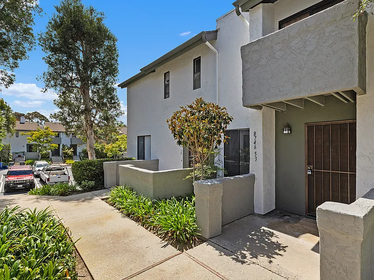 8746 Villa La Jolla Dr #53 — Photo 2