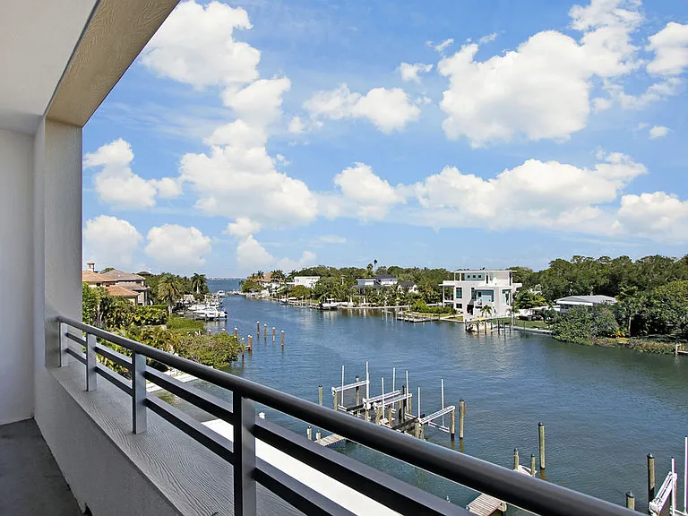 1709 N Tamiami Trl — Photo 1