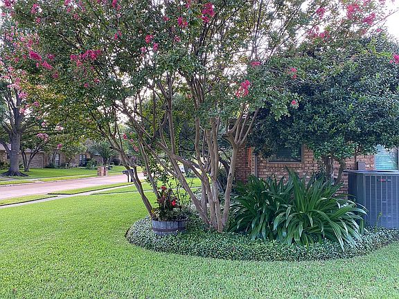 5th image of 1513 Bellflower Dr