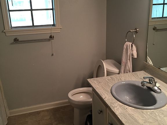 5th image of 1008 Sandra Ct