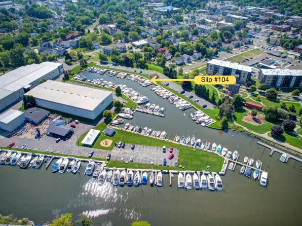 104 Wharfside, Grand Haven, MI 49417