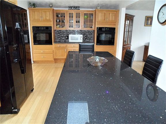 4th image of 109 Elgin Dr