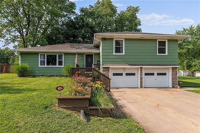 1st image of 1813 Hillcrest Dr