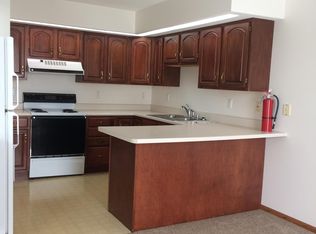 4099 Pennsylvania Ave APT 2, Dubuque, IA 52002