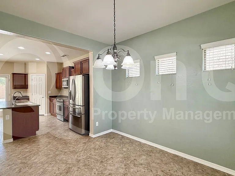 15928 N 22nd Ln — Photo 3