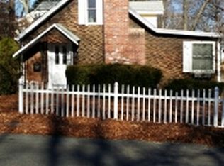 19 Winslow Rd, Natick, MA 01760