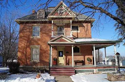 2nd image of 712 13th St