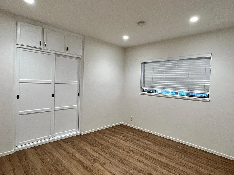 2451 Federal Ave — Photo 9