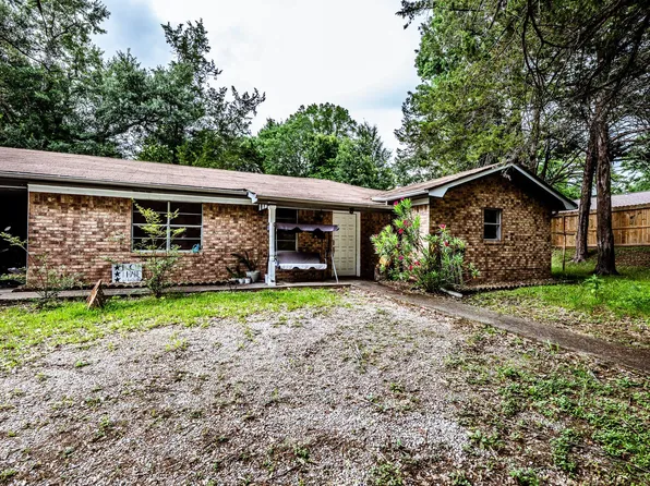 324 13th St E, Huntsville, TX 77340