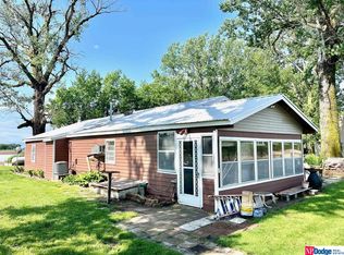 4862 Lake Shore Dr, Tekamah, NE 68061
