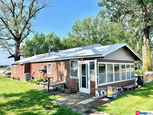 4862 Lake Shore Dr, Tekamah, NE 68061