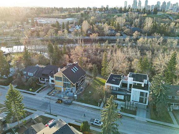 4th image of 714 Rideau Rd SW