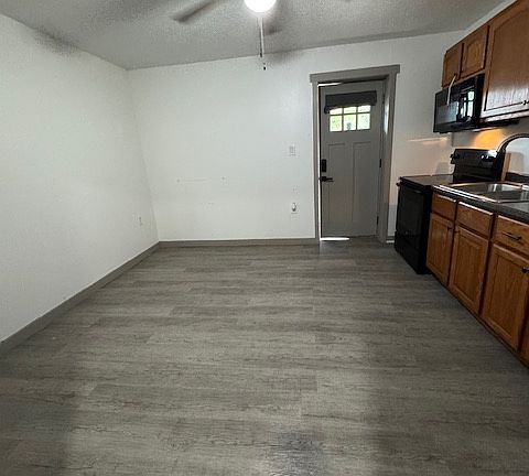 2nd image of 534 Lee St APT 3