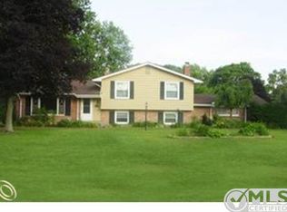 32847 Ardwick Rd, Farmington Hills, MI 48334