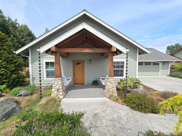 11 Broadmoor Street, Sequim, WA 98382