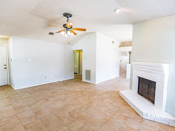 3rd image of 2413 Dalewood Ln