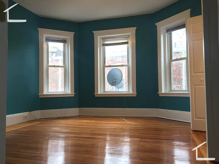 4 Litchfield St #2L — Photo 3