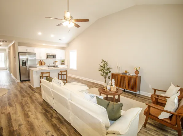 206 Big T Rd, Brooklet, GA 30415