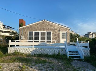 27 Dune Ln, Westhampton Beach, NY 11978