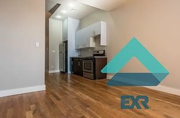 Rented by EXR | media 82