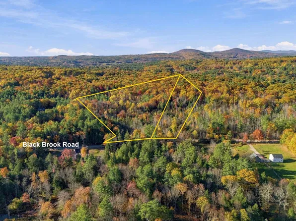 9-6 Black Brook Road #9/6, Goffstown, NH 03045