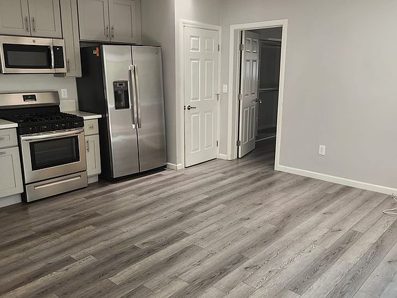 3rd image of 22914 Vose St #22914