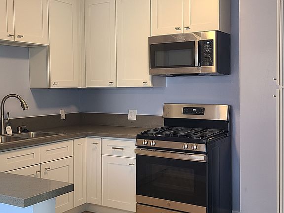2nd image of 1534 W 20th St #1540