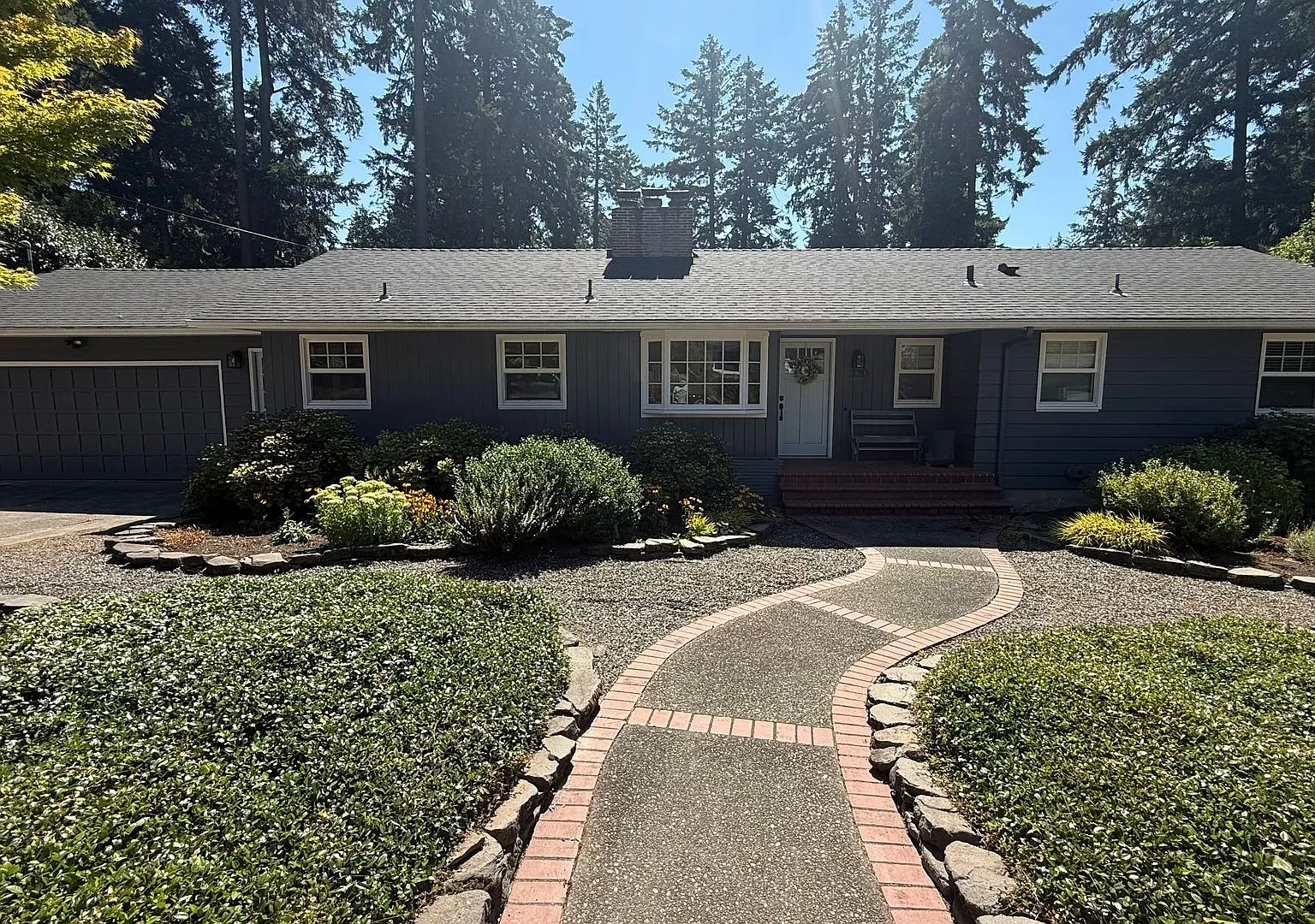 Spacious 4-Bedroom Home Plus Large Bonus Space West Slope Vista Hills — Photo 1