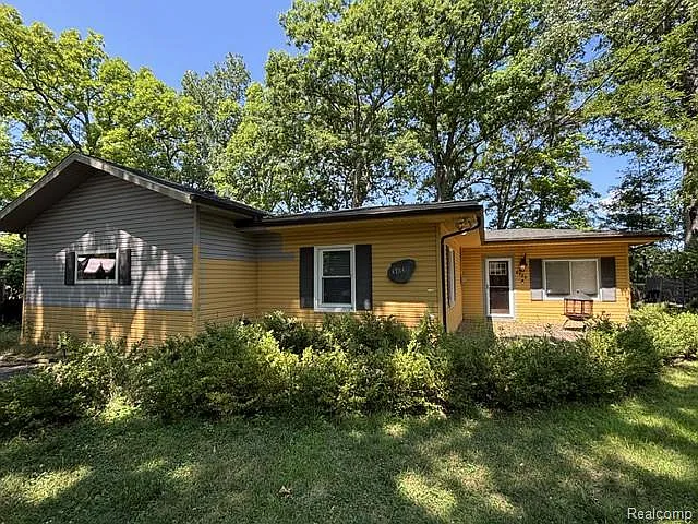 4784 Sylvester Ave — Photo 1