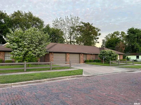 1525 Spruce St #A-b, Murphysboro, IL 62966